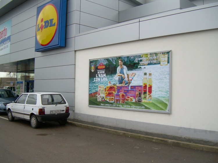 Affissione Manifesti centri commerciali GDO – Retail
