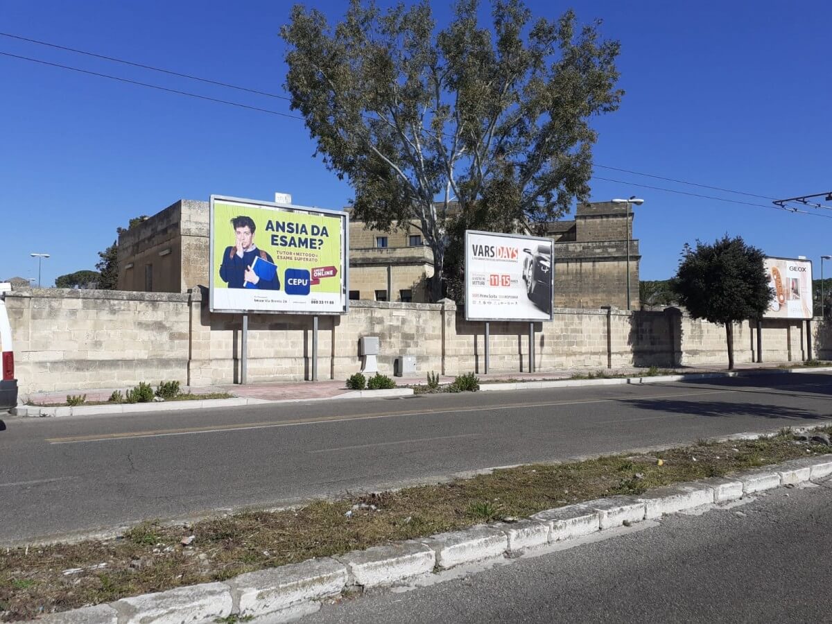 Noleggio impianti pubblicitari per affissione nel comune di Lecce e provincia.